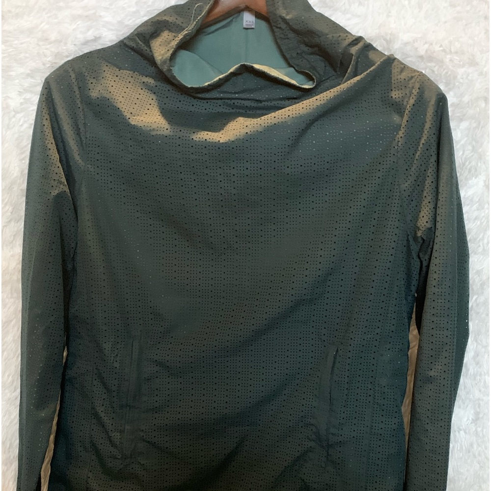 FABLETICS BLACK LONG SLEEVE HOODED PULLOVER lined, ￼ JACKET size XXS oversized